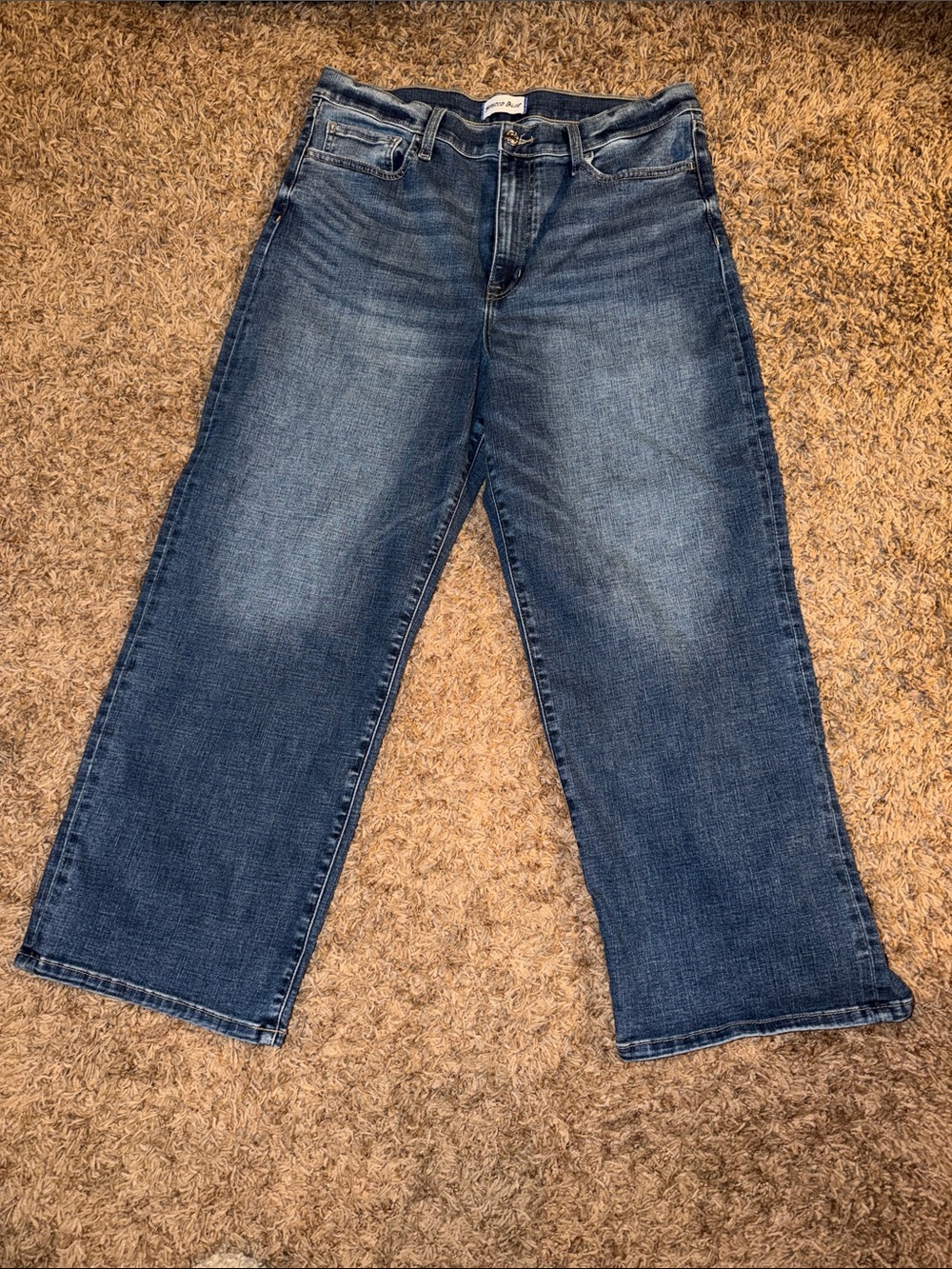 High-Rise Wide Leg Jeans in Medium Blue Wash